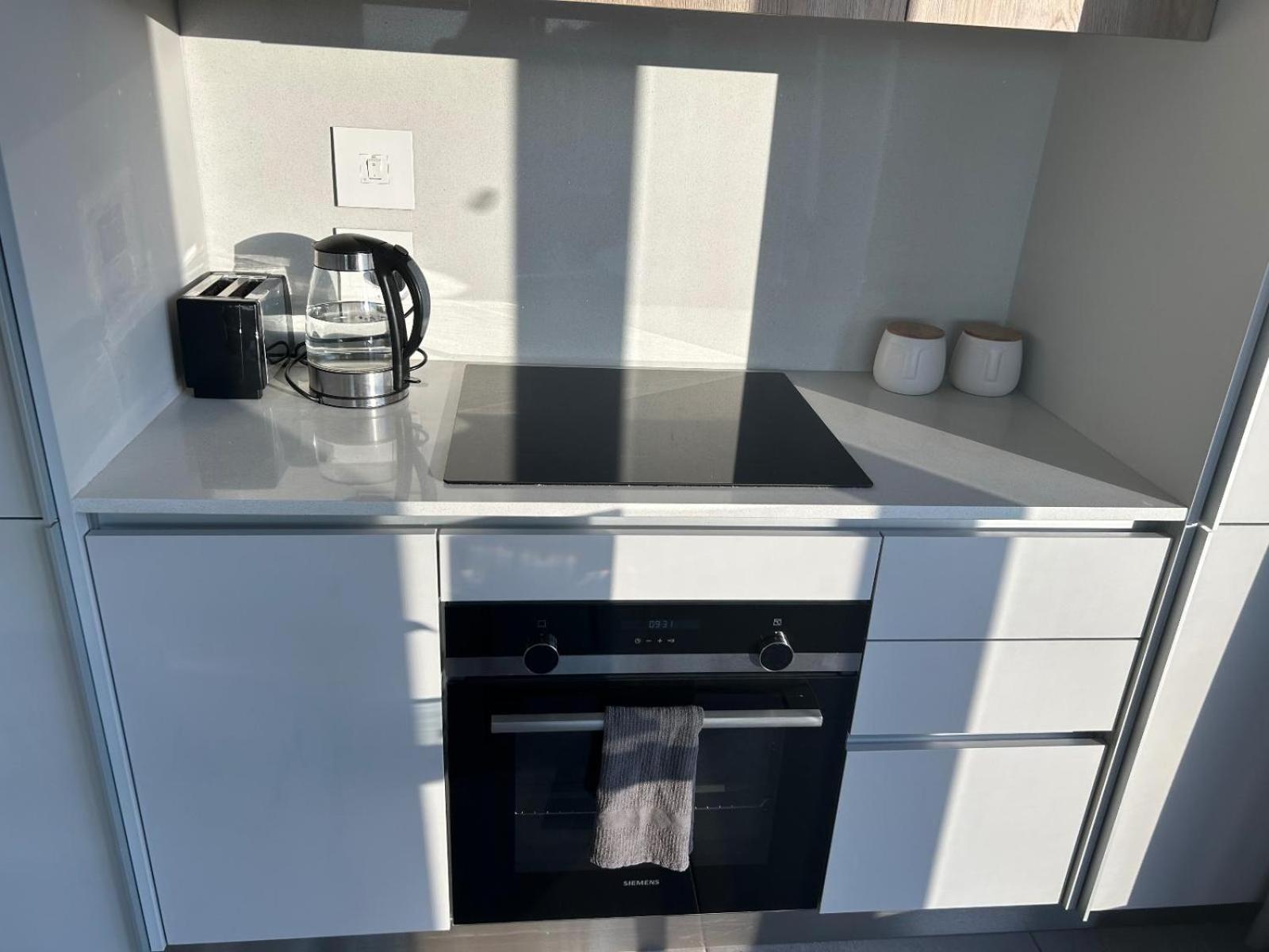 Outstanding 2101 The Rubik 1bedroom Corner Unit With Sensational Views And Free Parking Bay Appartement